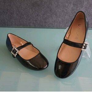 Unisa Vegan Patent Shiny Black Mary Janes NWOT